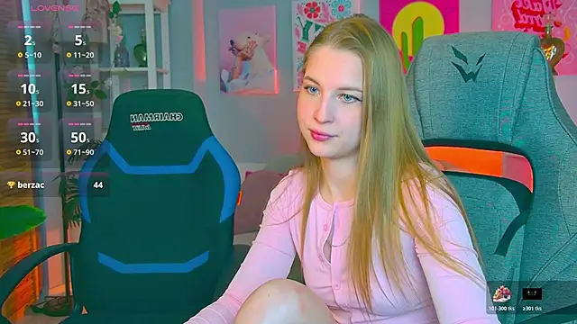 CuteMousee online show from 11.21.25