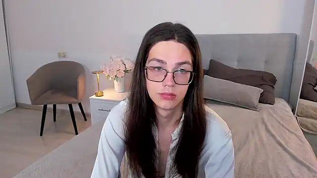 Alfreda Mills online show from 09.21.25