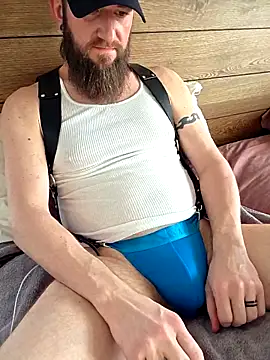 Icebearsticlese online show from 02.12.26