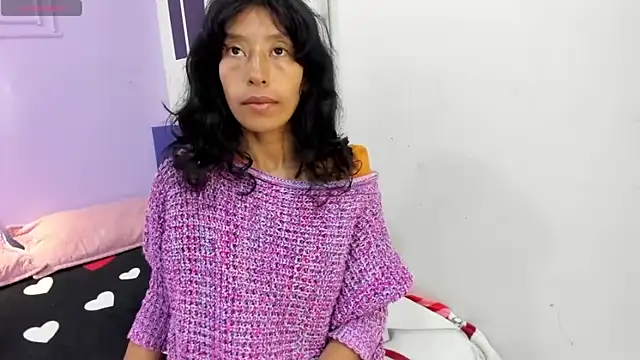 karolinee 66  online show from 12.04.25