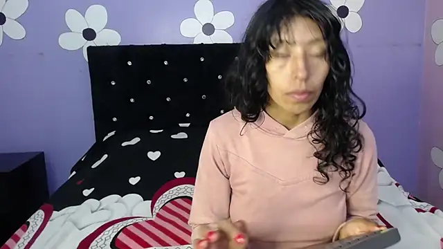 karolinee 66  online show from 02.27.26