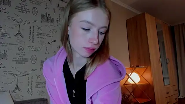 minidivaa  online show from 09.29.25