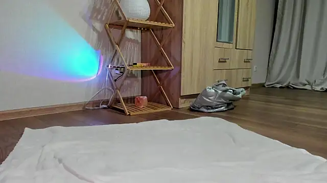 minidivaa  online show from 11.22.25