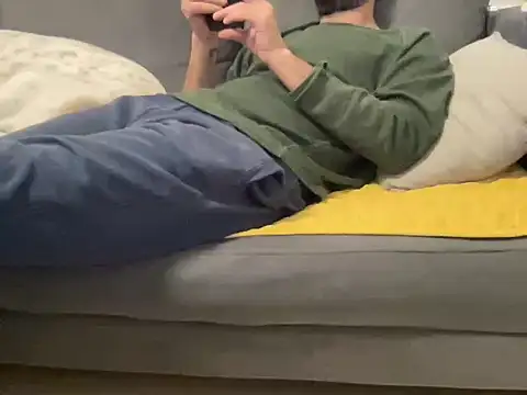 4small4inchlol online show from 12.04.25