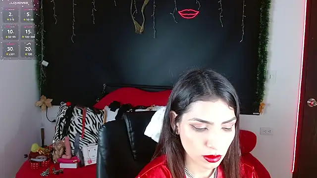 Carolaine69  online show from 12.14.24