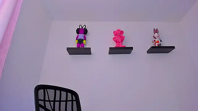 Gangster Girl online show from 02.07.25