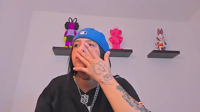 Gangster Girl online show from 03.07.25