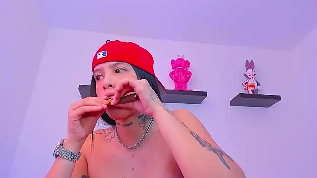 Gangster Girl online show from 03.09.25