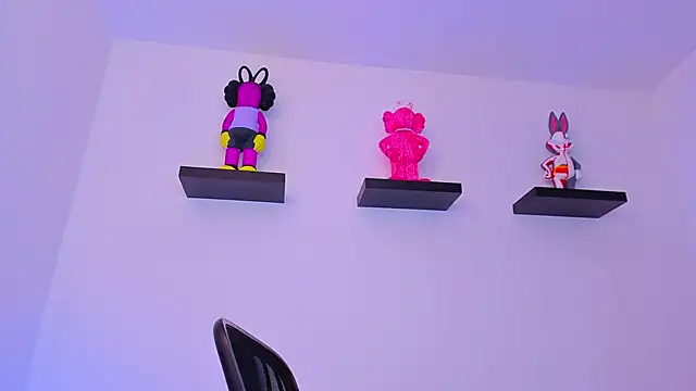 Gangster Girl online show from 03.09.25