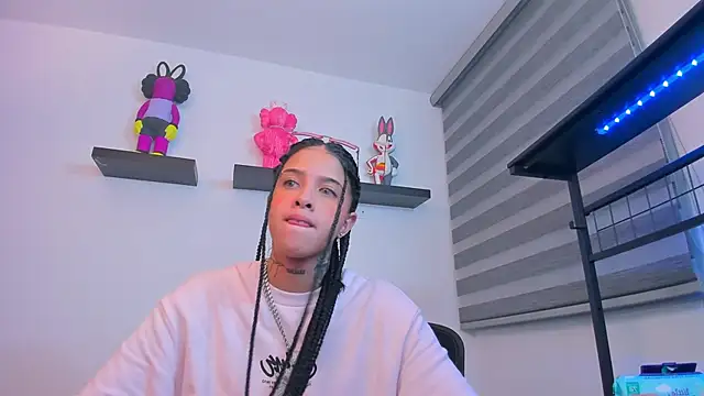 Gangster Girl online show from 09.28.25