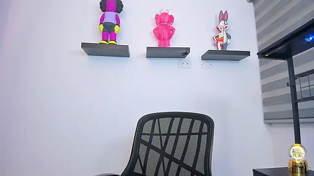 Gangster Girl online show from 04.20.26