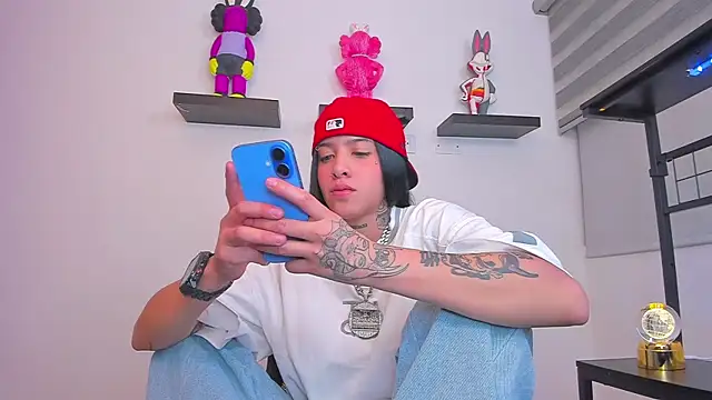 Gangster Girl online show from 04.23.26