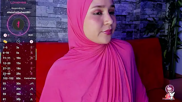 Snapshot of SamiQuest chatting on 03.02.25 SamiQuest online show from 03.02.25