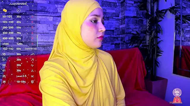 Snapshot of SamiQuest chatting on 03.05.25 SamiQuest online show from 03.05.25