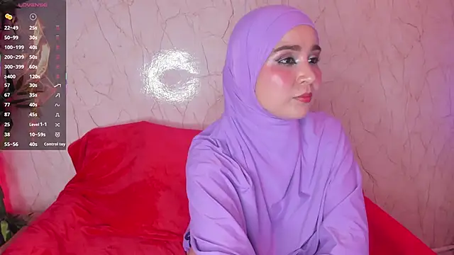 Snapshot of SamiQuest chatting on 09.18.25 SamiQuest online show from 09.18.25