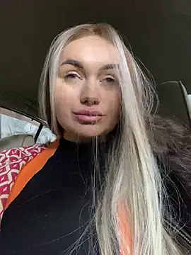 Maya Willis online show from 02.05.25