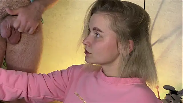 Adelovenick online show from 03.21.25