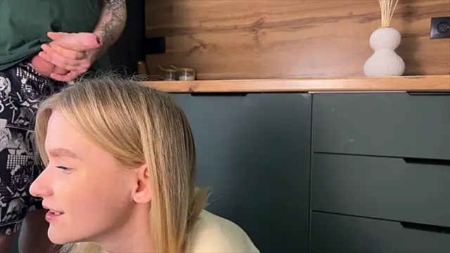 Adelovenick online show from 02.15.26