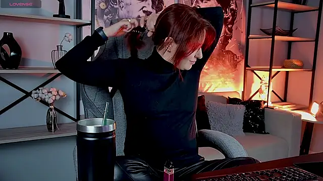 Lana  May online show from 09.27.25