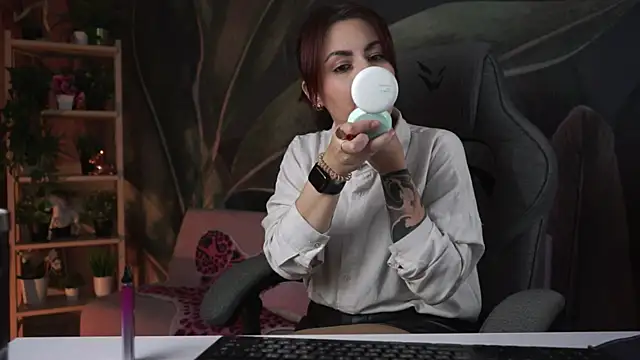 Lana  May online show from 10.19.25