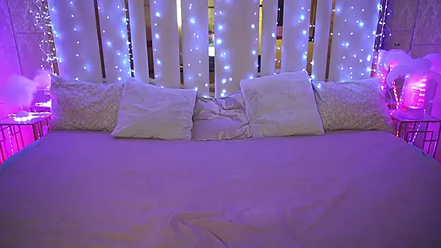 Daisy Delight online show from 02.27.25