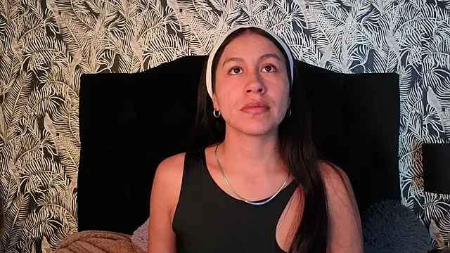 EmiGomez  online show from 12.21.25