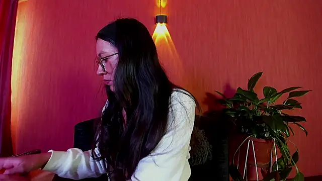 EmiGomez  online show from 04.08.26