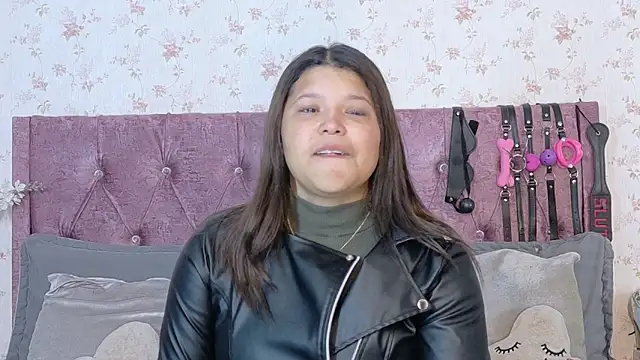 AvrillThomas online show from 10.15.25