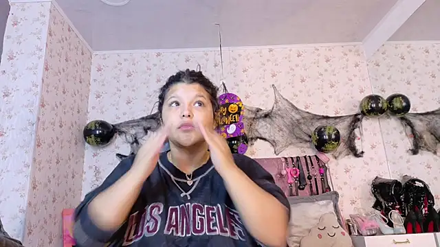 AvrillThomas online show from 10.23.25