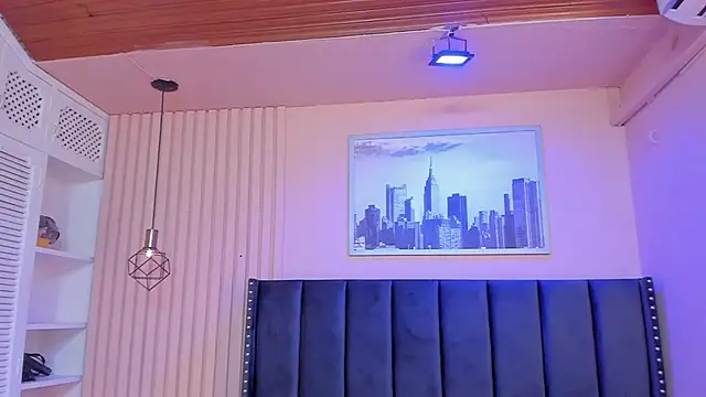 Snapshot of viiolett_lee chatting on 01.05.25 viiolett lee online show from 01.05.25