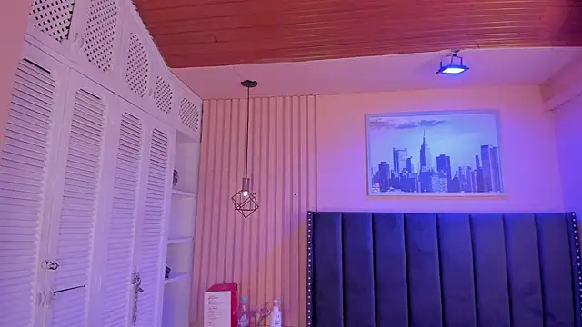 Snapshot of viiolett_lee chatting on 01.06.25 viiolett lee online show from 01.06.25