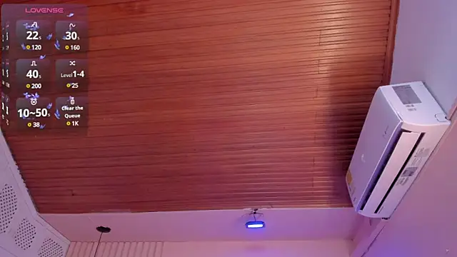 Snapshot of viiolett_lee chatting on 03.08.25 viiolett lee online show from 03.08.25