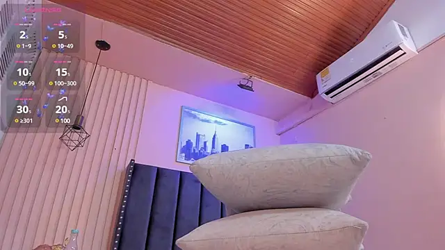 Snapshot of viiolett_lee chatting on 03.09.25 viiolett lee online show from 03.09.25