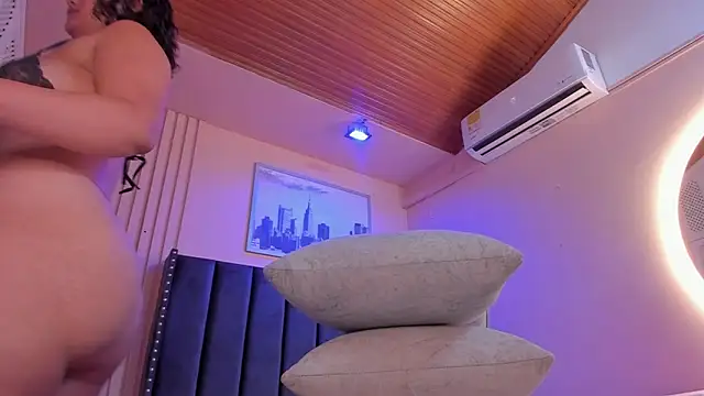 Snapshot of viiolett_lee chatting on 03.12.25 viiolett lee online show from 03.12.25