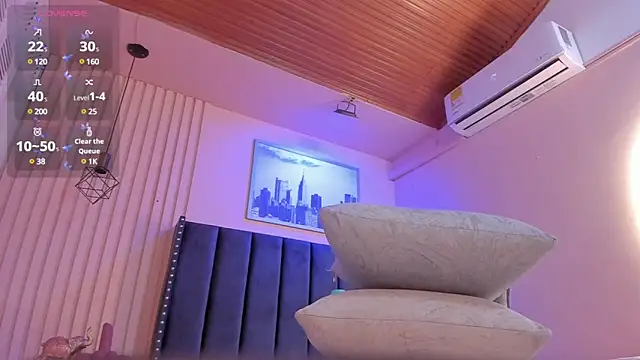 Snapshot of viiolett_lee chatting on 03.16.25 viiolett lee online show from 03.16.25