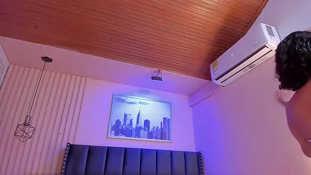 Snapshot of viiolett_lee chatting on 03.22.25 viiolett lee online show from 03.22.25