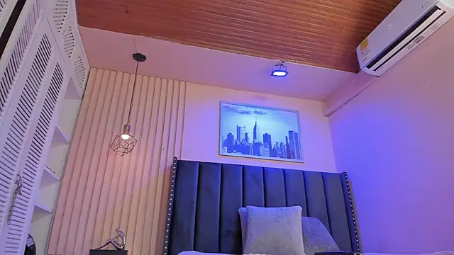 viiolett lee online show from 11.04.25