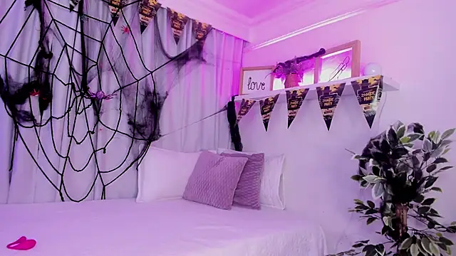 susyy7 online show from 10.30.25