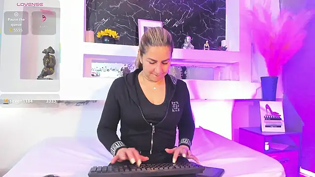 Cinthya mjs online show from 02.28.26