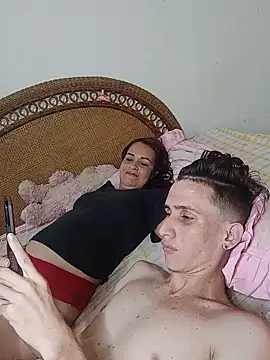 Snapshot of Milfvalesk chatting on 12.19.24 Milfvalesk online show from 12.19.24