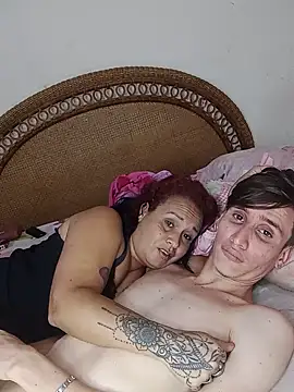 Snapshot of Milfvalesk chatting on 02.20.25 Milfvalesk online show from 02.20.25