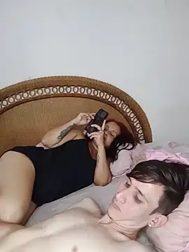 Snapshot of Milfvalesk chatting on 02.25.25 Milfvalesk online show from 02.25.25