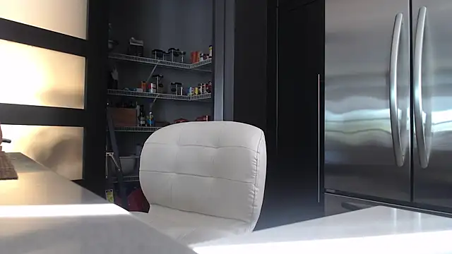 Snapshot of Toy-Daddy chatting on 10.01.25 Toy-Daddy online show from 10.01.25