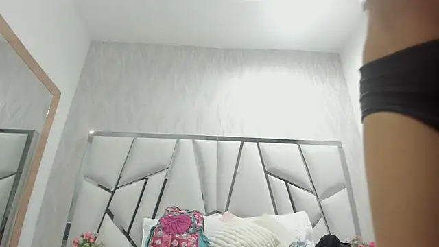 Victoriaa millers online show from 10.25.25