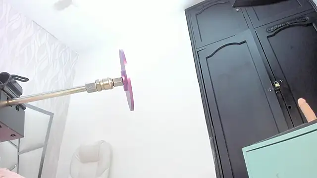 Victoriaa millers online show from 03.10.26