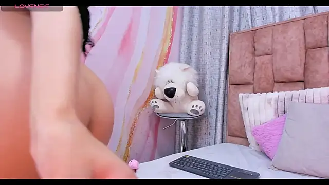 Snapshot of lila_noa chatting on 02.28.25 lila noa online show from 02.28.25