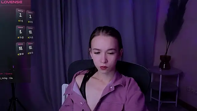 LilithStrangfor online show from 11.28.25