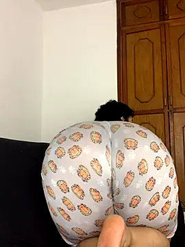 Snapshot of Mrskary chatting on 09.26.25 Mrskary online show from 09.26.25