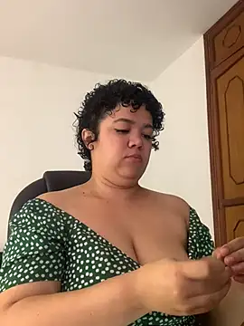 Snapshot of Mrskary chatting on 10.25.25 Mrskary online show from 10.25.25