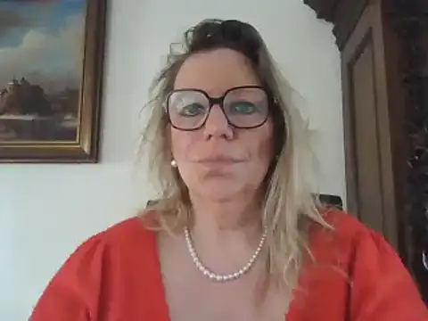 Silkesquirt online show from 02.14.25
